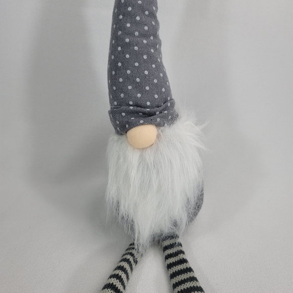 Fabric Sitting Gnome - Picture 5 of 13